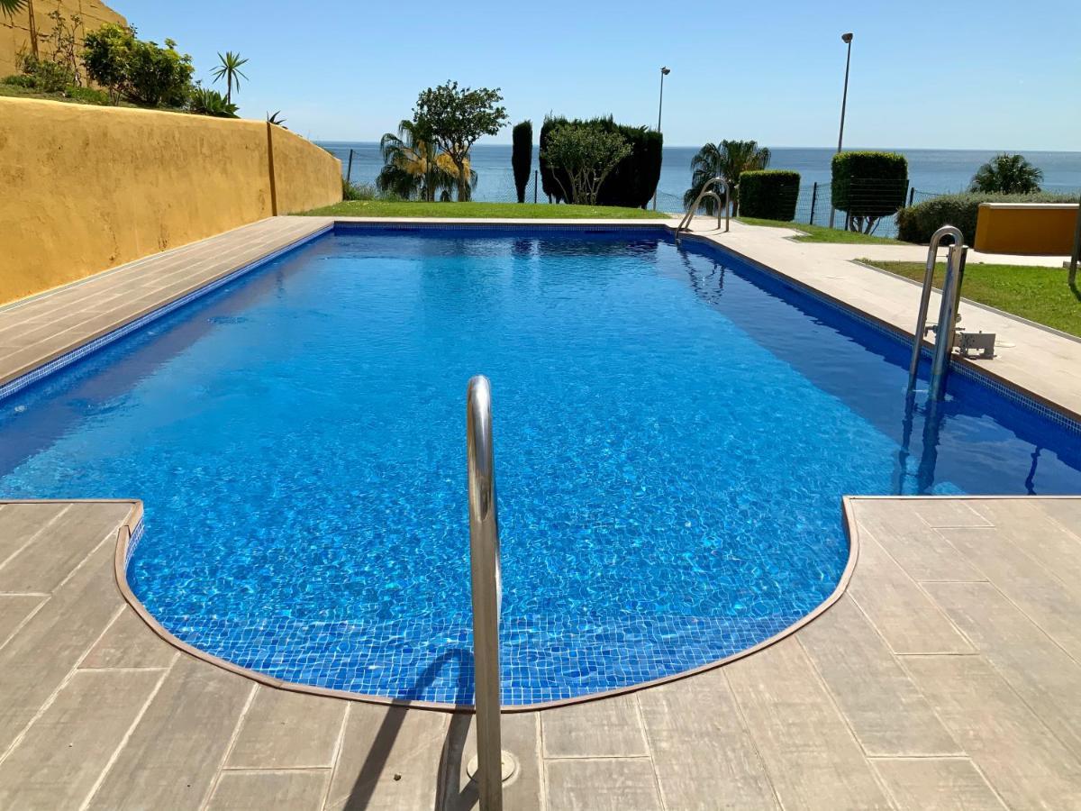 Apartamento De 2 Dormitorios, Gran Terraza, Vistas Al Mar Cerca Playa Carvajal Беналмадена Екстериор снимка