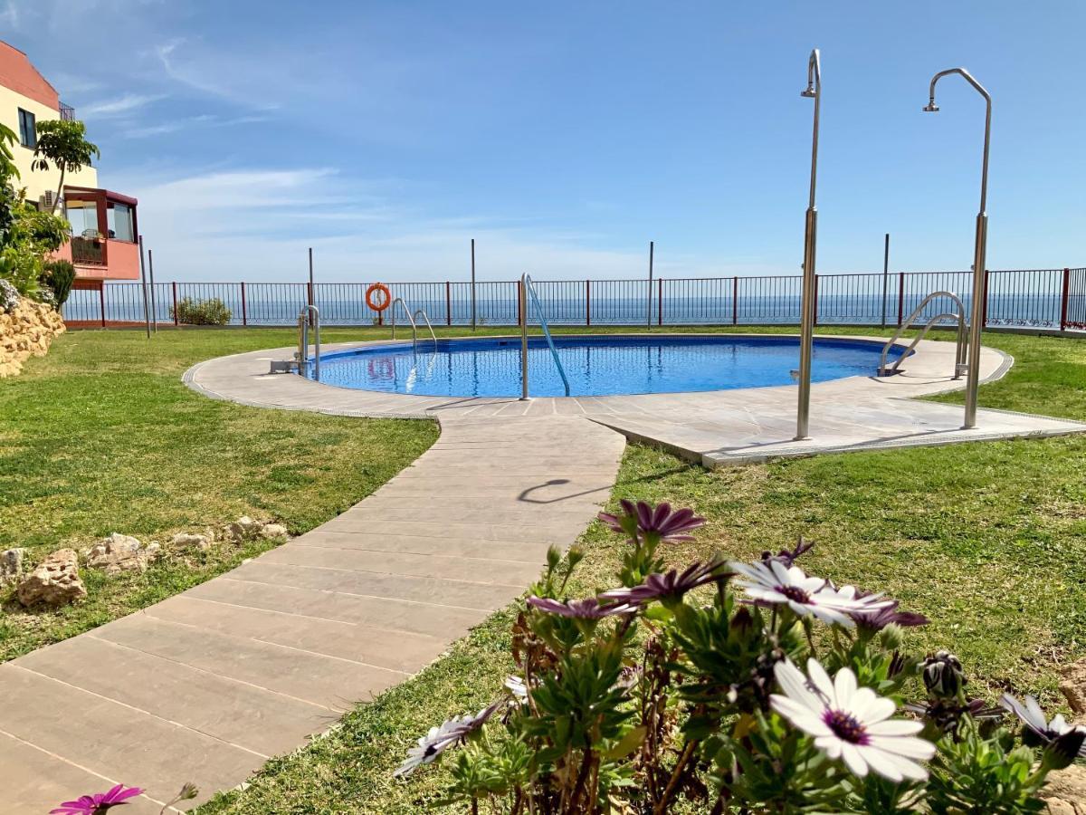 Apartamento De 2 Dormitorios, Gran Terraza, Vistas Al Mar Cerca Playa Carvajal Беналмадена Екстериор снимка