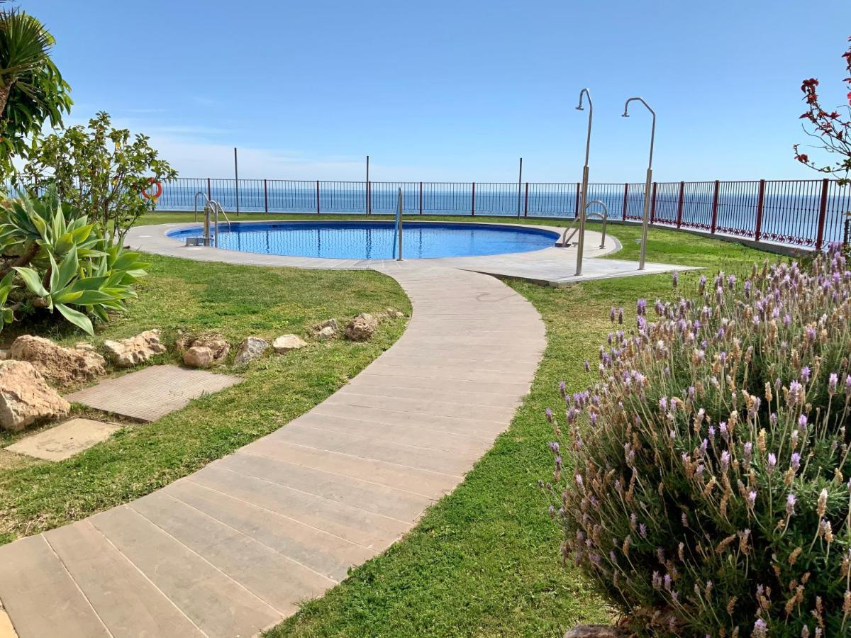 Apartamento De 2 Dormitorios, Gran Terraza, Vistas Al Mar Cerca Playa Carvajal Беналмадена Екстериор снимка